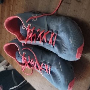 On clouds running shoes